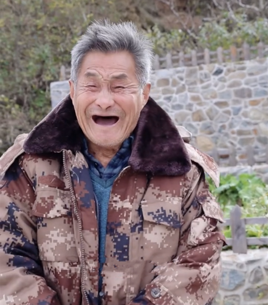 网红"炮手张大爷"官宣复出,退圈原因曝光,母亲鼓励他别放弃