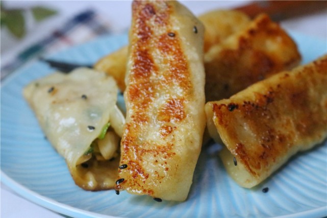 冬天就要这样吃早餐酥脆好吃的锅贴做法超简单