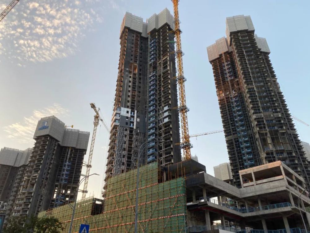 海德园,位于福田香蜜湖安托山片区,项目东西两侧分别是