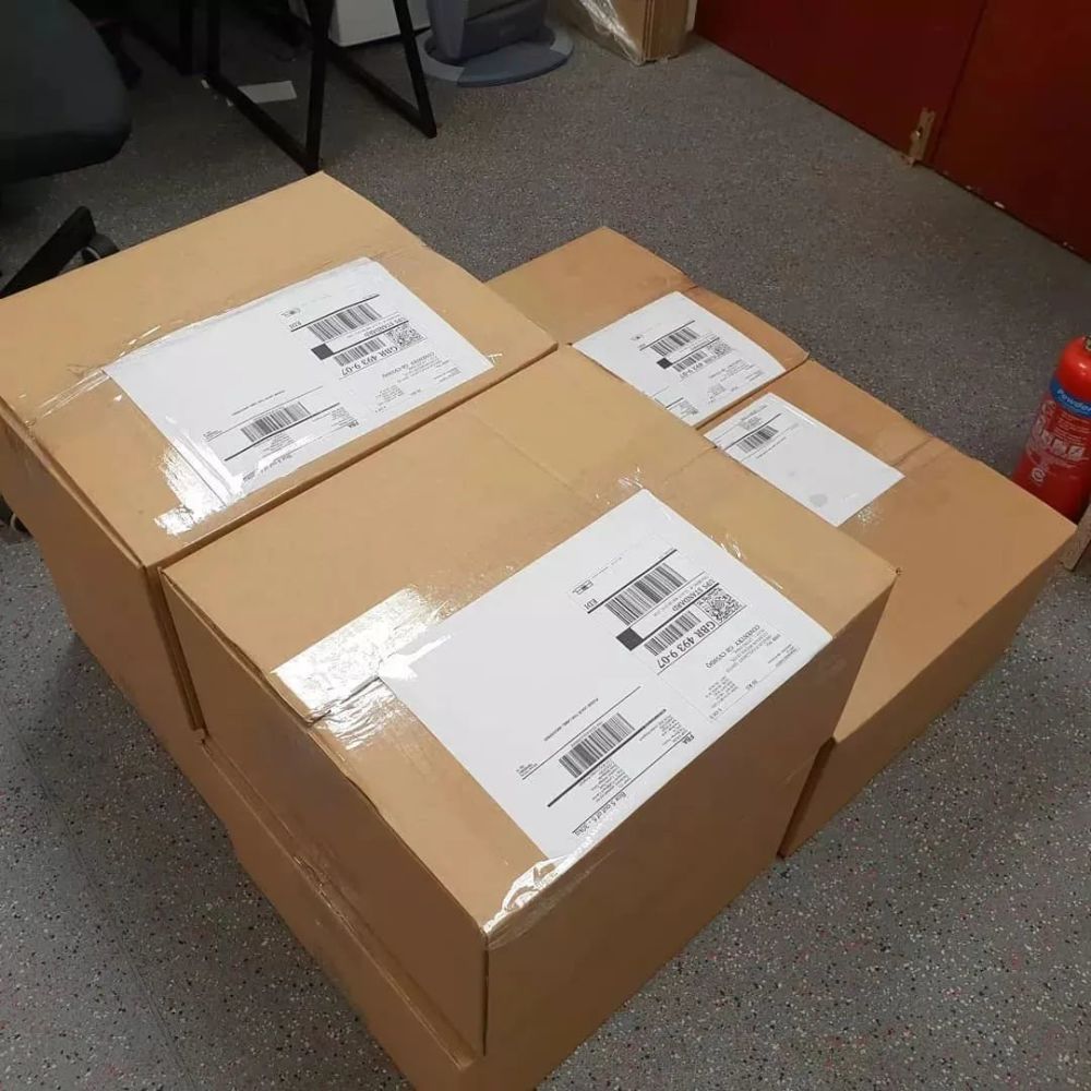 你在家门口丢过快递包裹吗?本拿比一男子想出了这样一招儿