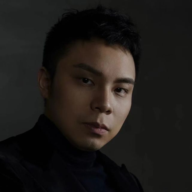 音乐会上半场,最大的亮点莫过于网络神曲《张士超你到底把我家钥匙