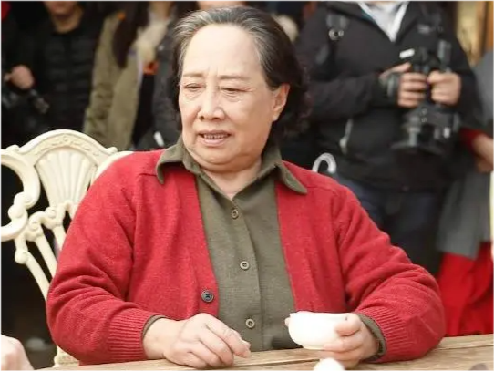这样一直吵下去也解决不了问题,80岁的孙桂田一不做,二不休,房子谁都