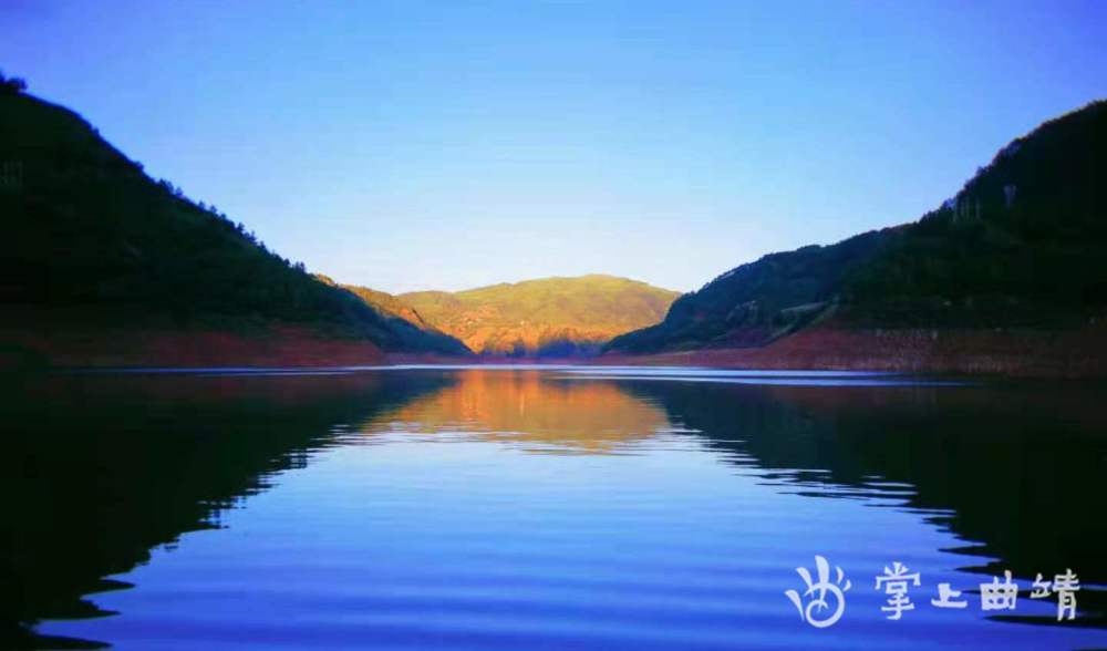 会泽县毛家村水库水清岸绿景美