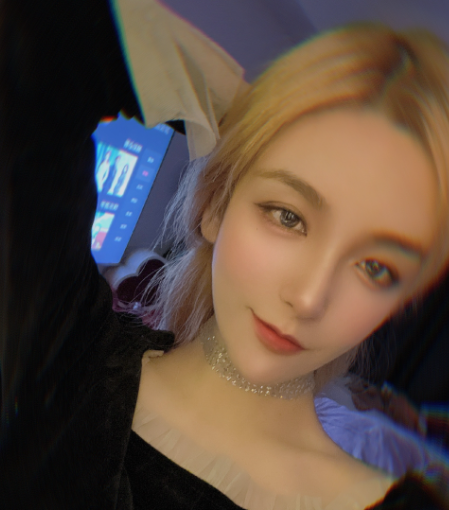 lpl女解说rita兑现edg夺冠承诺,渔网袜加身风范尽显,用心了