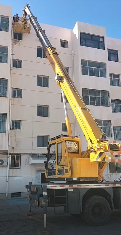 半腿吊人空中作业,师傅,我想下车