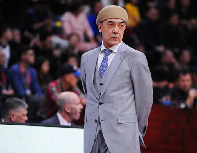 阿卜杜怒喷队友假装努力,阿的江及时止损,正式制裁核心球员