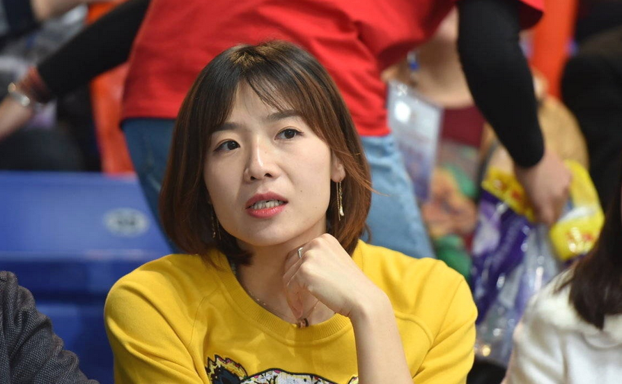 还记得女排队长魏秋月吗?曾率队里约夺冠,如今晋升当妈幸福美满