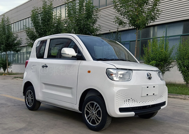 北汽制造新款买菜代步小车三门四座能上绿牌时速可达80km