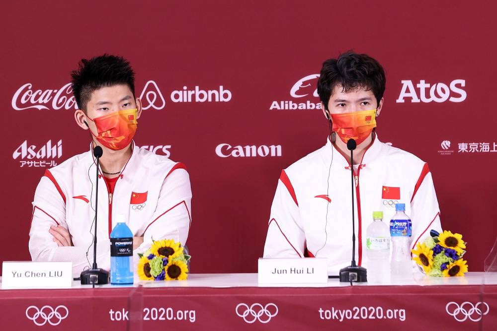 "感谢我的搭档刘雨辰,我一生一世的好朋友,好兄弟.