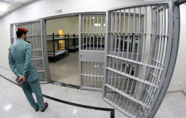 英国富翁因莫须有罪名被困迪拜监狱,目睹各种非人手段,至今宁死不屈