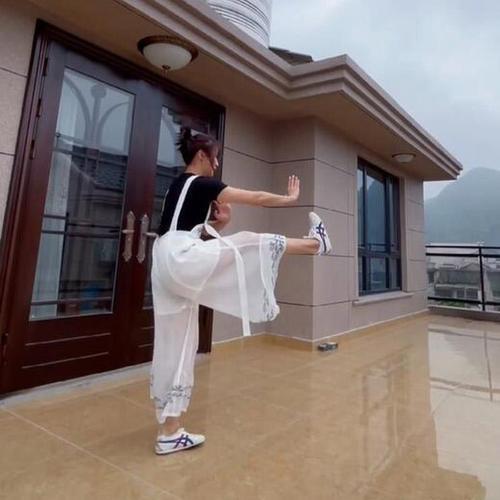 男人自叹不如的女人精通十八般武艺堪比孙悟空