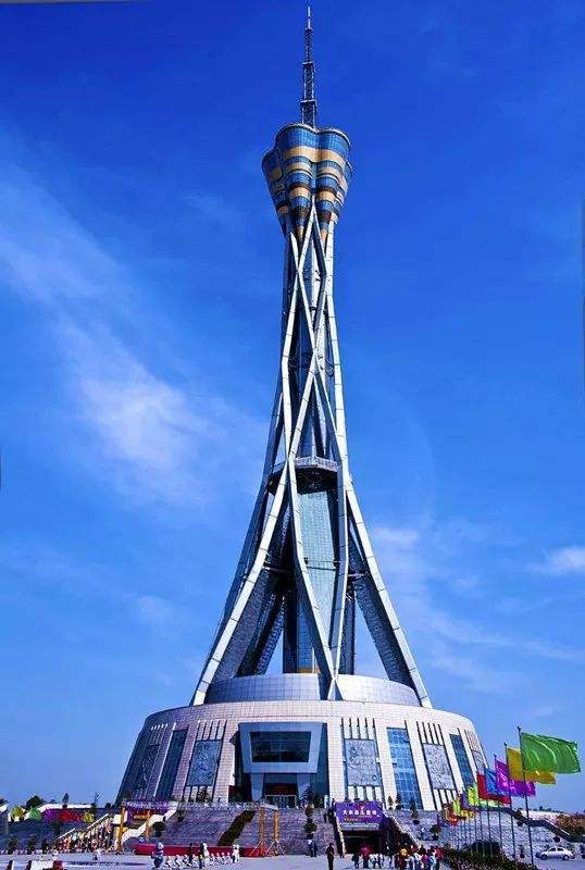 国家4a级旅游景区,河南标志性建筑,位于郑州市航海东路与机场高速交汇