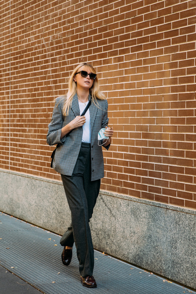 秋冬收起你的小白鞋吧今年更流行乐福鞋搭裤子裙子都好看