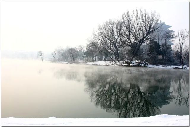 冬天是多彩的油畫,有了雪的濟南,就是泉城,就是一張神筆下的水墨畫