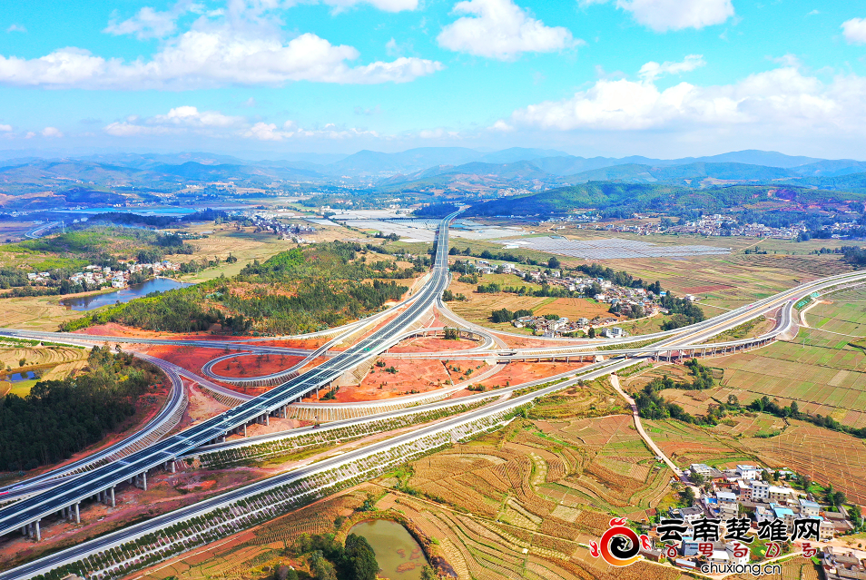 和平立交昆楚高速复线起于昆明市五华区岷山附近,顺接在建滇缅大道