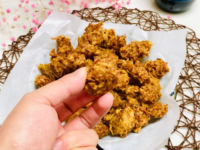 炸丸子别总加蔬菜和肉,教你河南特色"猫头丸",一口一个嘎嘣脆