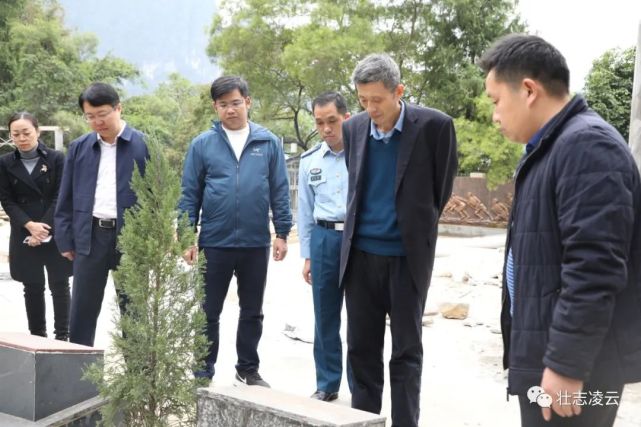 县委副书记黄俊杰,县人武部部长吴之铁陪同调研.