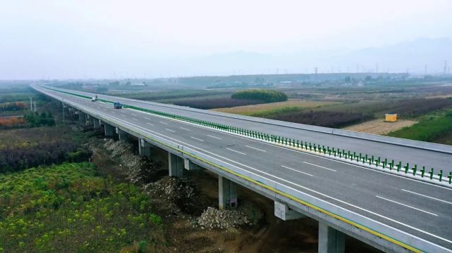 通車後,將有效緩解西安繞城高速高新口的通行壓力,極大地改善高新區的