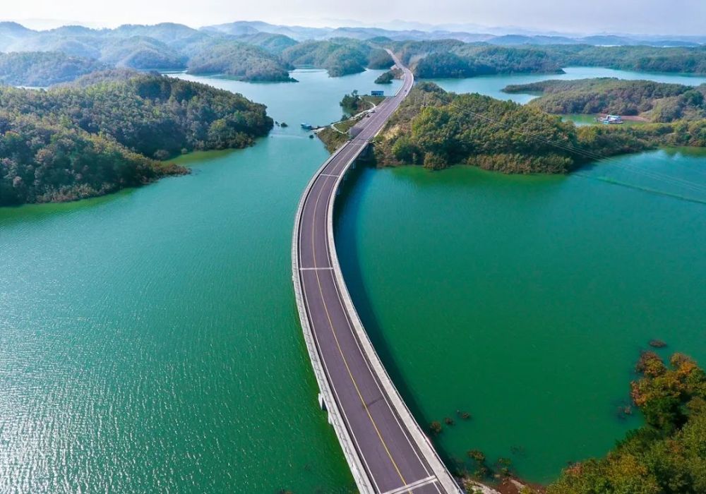 除了在丹江口環庫公路欣賞獨有的山水畫廊以外,丹江口還有許多活力