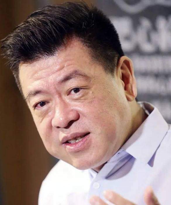 孙德荣作为台湾的偶像教父,早年在台湾偶像剧,偶像艺人风靡的年代,也