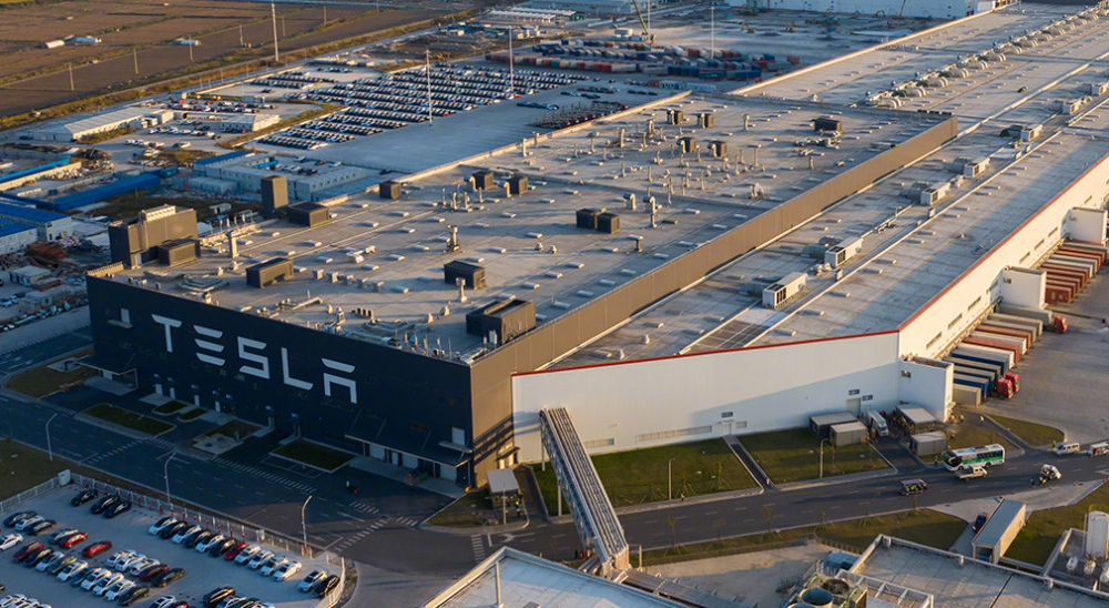 特斯拉model y入门版百公里加速降至6.9秒_腾讯新闻