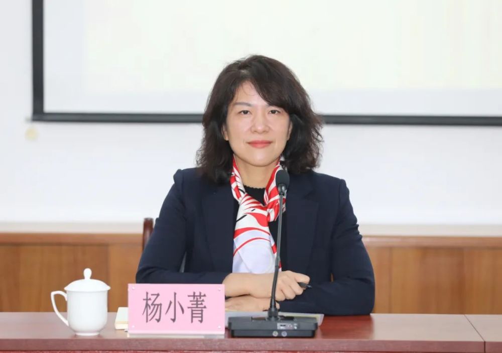 杨小菁朱明福等区领导以正式代表候选人身份赴所在选区与选民见面