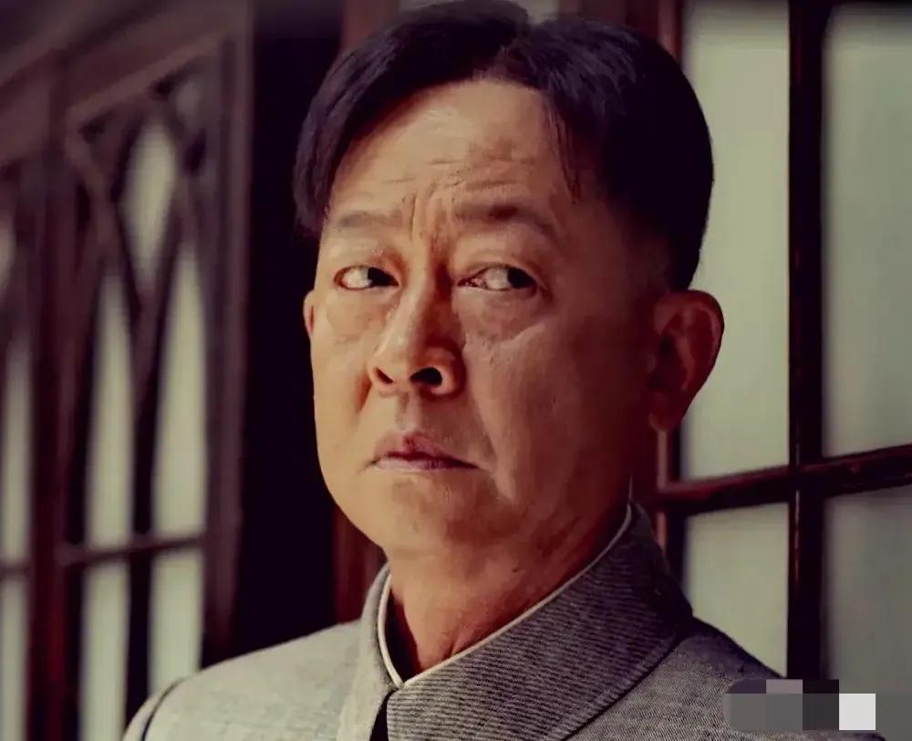 55岁的王志文,似乎看的特别快,看起来像70岁的老头,虽然曾经的美貌不