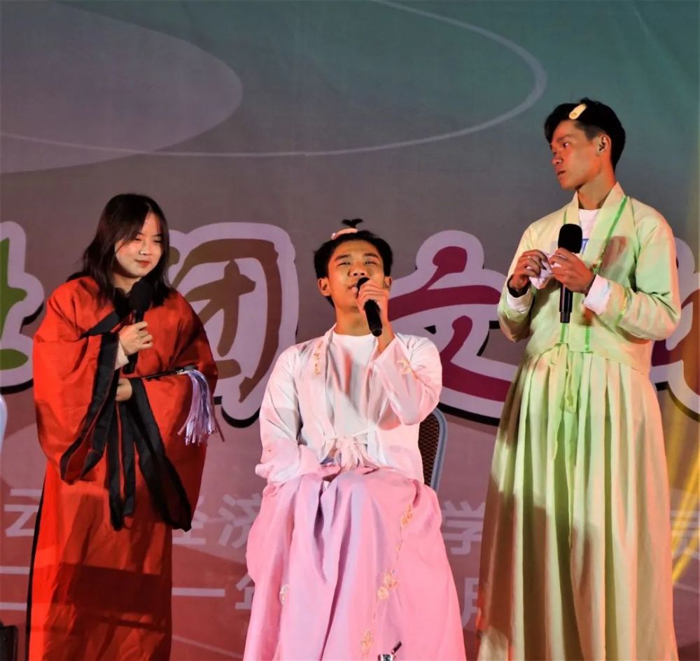 宫中争斗无姐妹甄嬛妙语破危机书艺轩书画协会 《青庐交拜》纤细的