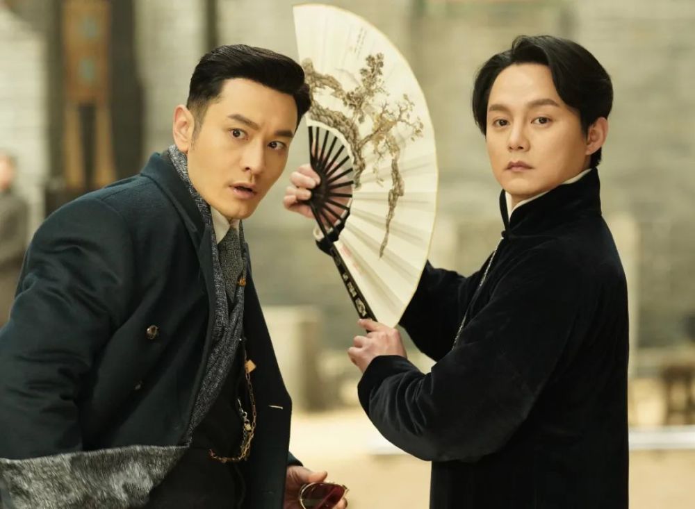 尹正为黄晓明庆生发图模糊寓意不好网友称他是黑粉