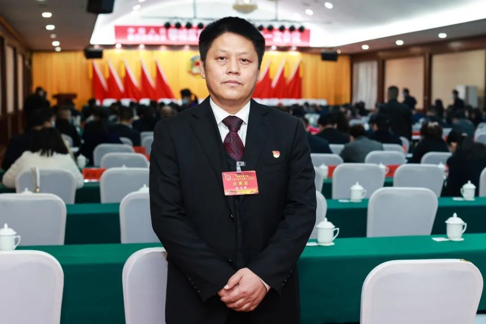 张杰峰表示,作为鄂城新的经济建设主战场,产业转移主阵地,科技创新主