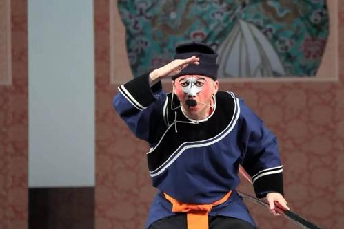 贾母将豆官和蕊官分别给宝琴和宝钗有什么寓意?