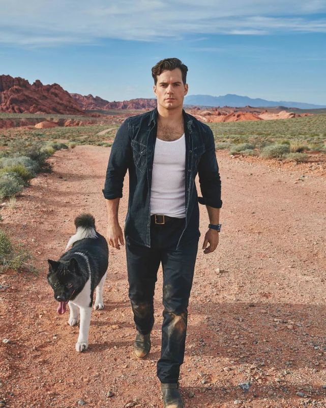 组图:"超人"亨利·卡维尔写真大片,《猎魔人》第二季将播