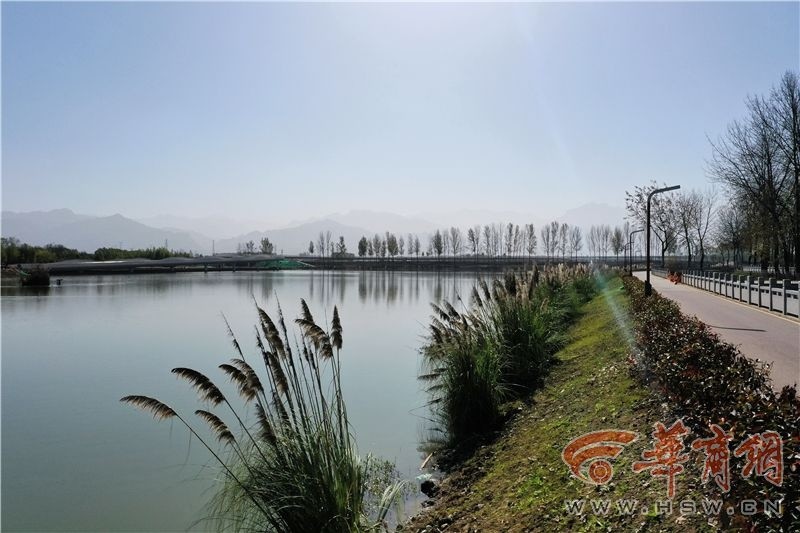 到西安首条滨河夜光绿道体味"快城市 慢生活"