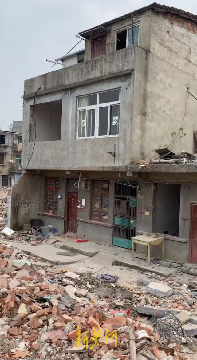 杀人者舒立法:房子被强拆后,武汉65岁老人持刀刺死两名拆迁人