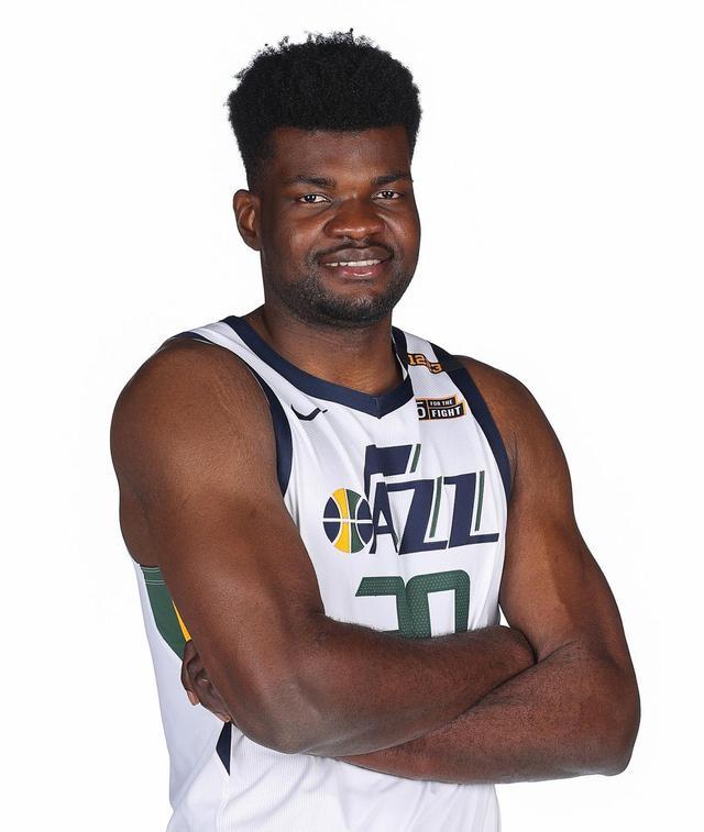 第三,22岁的乌多卡·阿祖布伊克具有一定的培养价值.