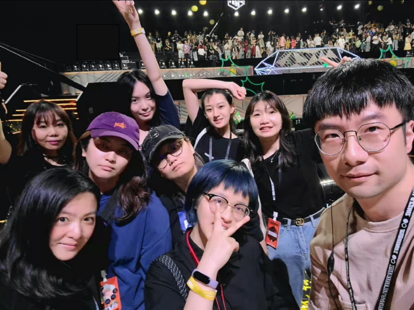 爆裂舞台是女孩们闪耀自我的火花专访总编剧曹圣扬