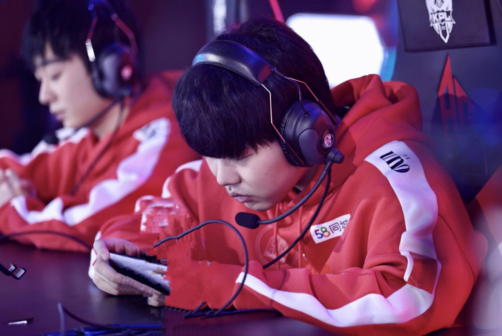 ag超玩会的失利并不能代表初晨没有实力生不逢时可惜可惜