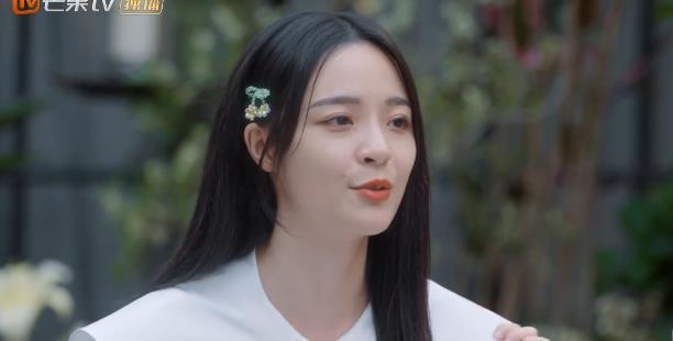 李莎旻子有点恋爱脑无条件接受隔壁老樊的缺点喝醉酒也没关系