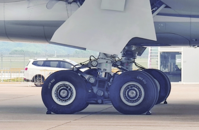 空客a350飞机起飞重量达两百多吨,起落架结构的减重工作面临诸多挑战.