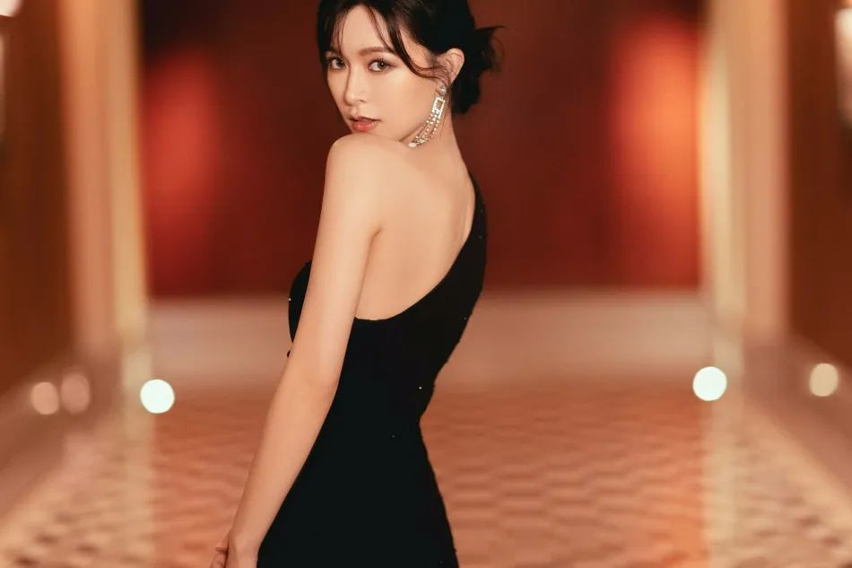文咏珊身材性感神情妩媚活动美照