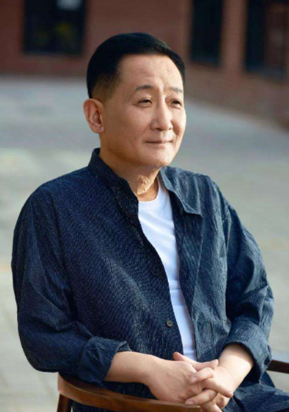 演员梁天花百万在北京开了家饭店熟人吃饭不好意思收钱亏损严重葛优帮