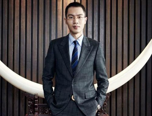 鸿星尔克吴荣光诚信赢取市场捐款5000万驰援河南令人感动