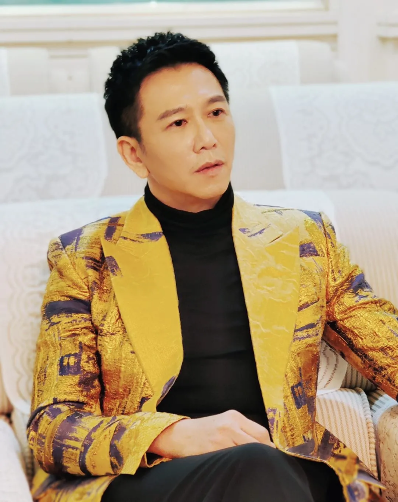 温兆伦直播间人气低,心情郁闷,大吐苦水,遭爱妻捂嘴阻止