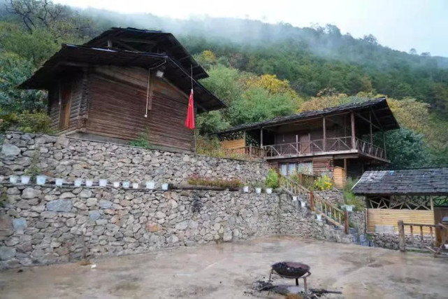 在這裡可以看到最原汁原味的傈僳族居住環境,村中房屋多為木楞結構,被