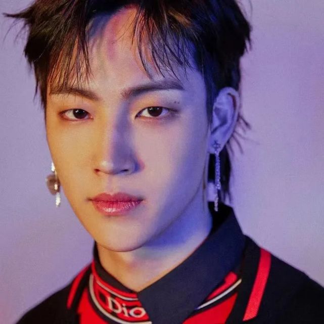 《somo: fume》,无论是和朴宰范,junny等歌手在音乐上的交流和碰撞