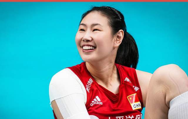 再见了!中国女排大将颜妮正式退役,没能帮到郎平成为唯一的遗憾