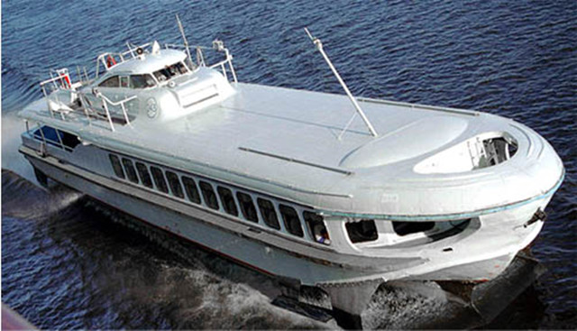 苏联时代的水上动车没落的民用水翼船