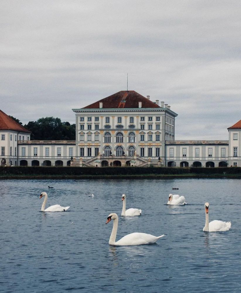 天鹅湖世界风光