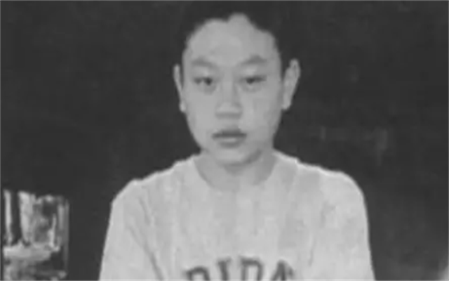 玫瑰少年背后的故事简介 叶永志为什么倒在血泊中去厕所发生了什么_it