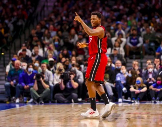 库里 NBA-官宣！2大交易被调查，库里连创3纪录，篮网欧文最新动态